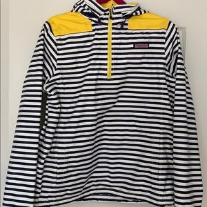 Vineyard vines pullover raincoat M